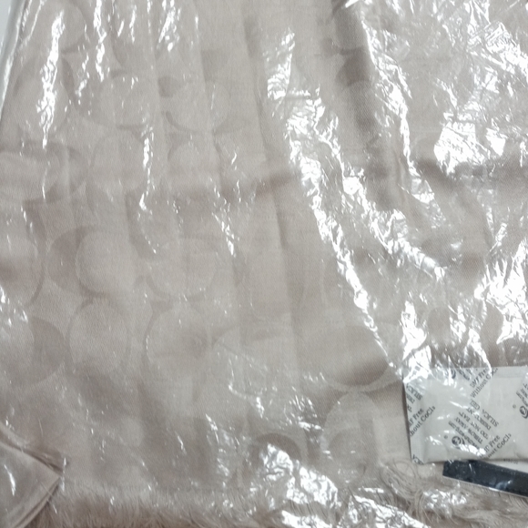 NWT Coach Signature Canvas Wrap in Oatmeal - Picture 2 of 6